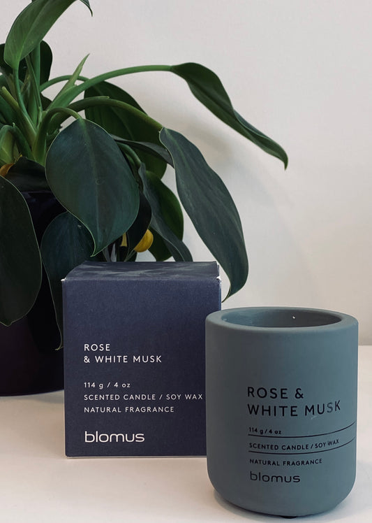 Soft linen candle - Rose & White musk